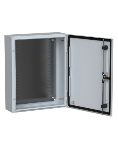 ЩМП-50.40.15 УХЛ1 IP66 500x400x150 TITAN 5 (TI5-10-N-050-040-015-66). Шкаф металлический с монтажной платой. IEK в Красноярске