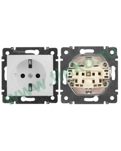Розетка Valena 2К+3 10/16А, белый (774420). Розетка. LegranD в Красноярске